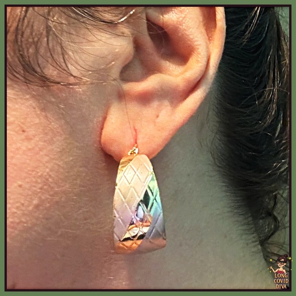 ✨NWOT/18k Gold Filled, Tri-Color, Smooth Lattice, Round Hollow Hoops - Picture 6 of 11
